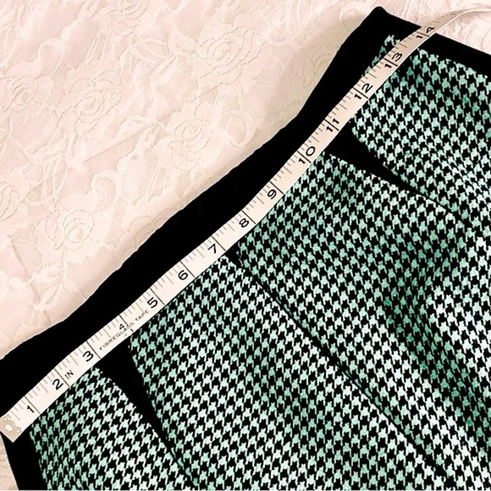 Carlisle Women’s Houndstooth Wool Business Suit - Picture 9 of 16